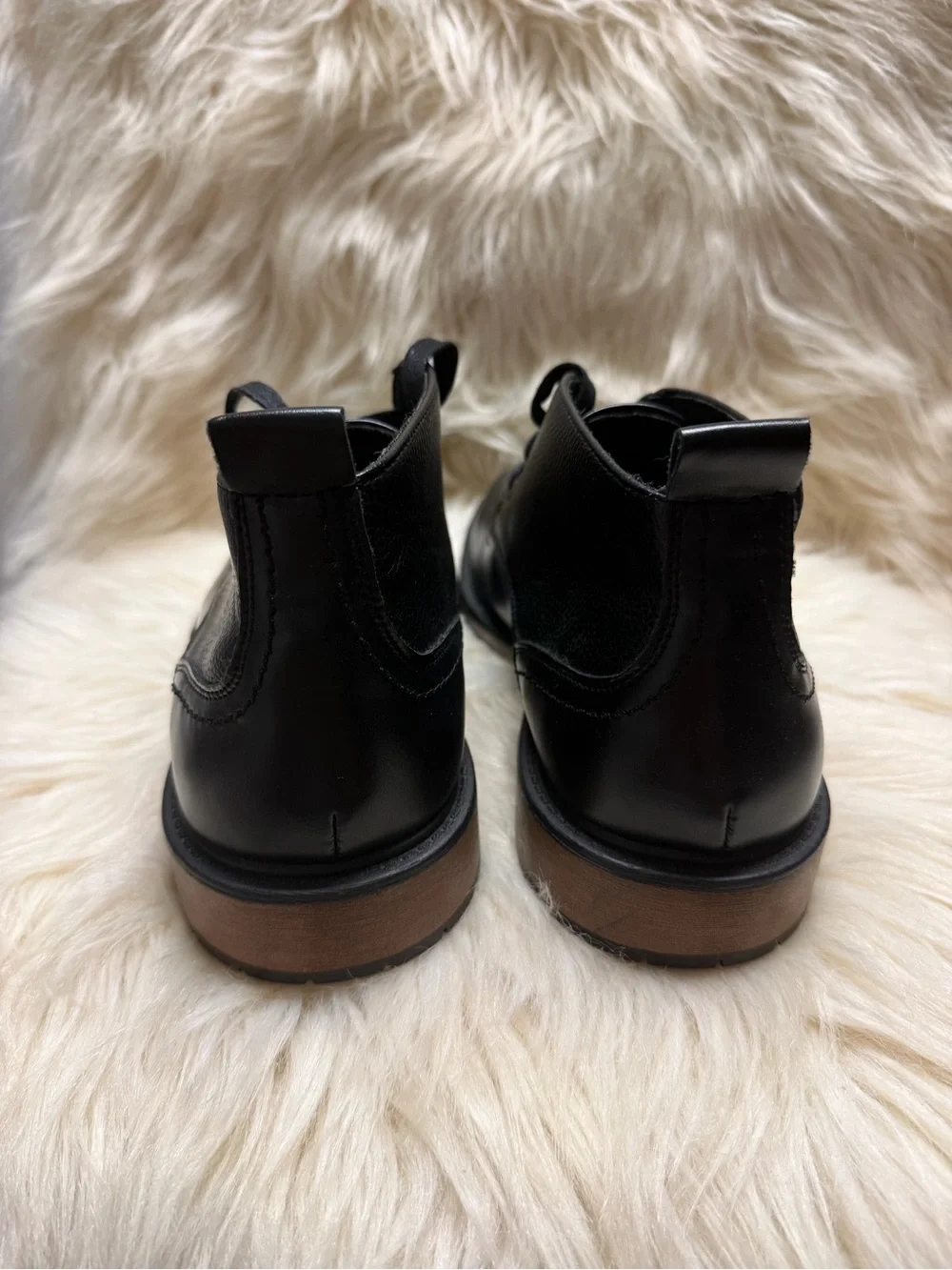 Andrew Marc Men's Black Leather Lace-Up SIZE 10.5
